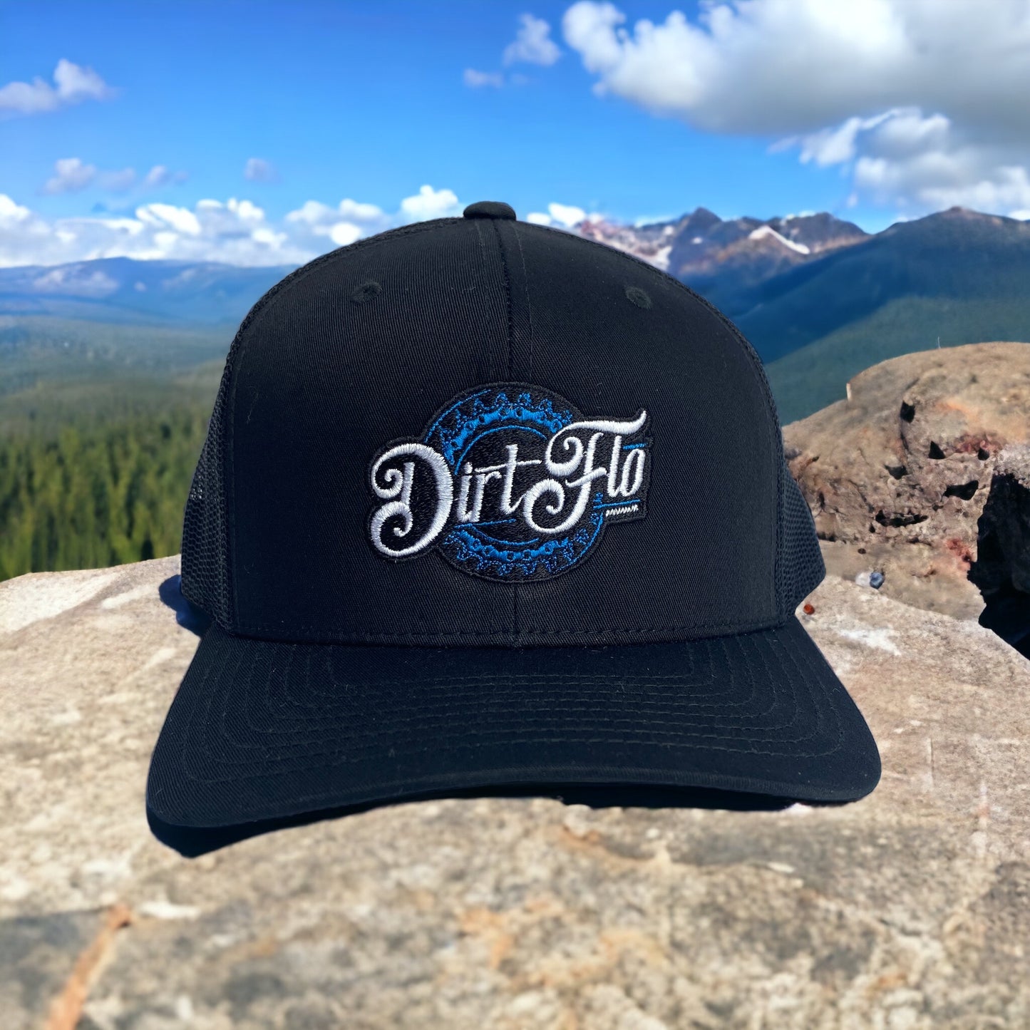 TRUCKER STYLE SNAP BACK BLACK